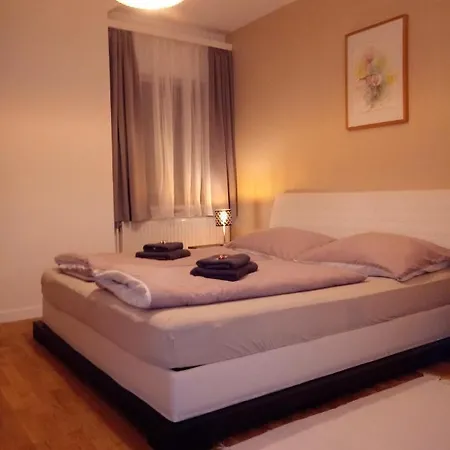 Daire Goessl, Und Doppelzimmer *